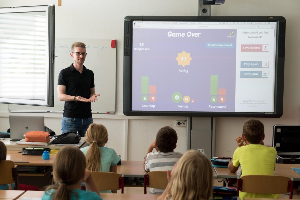 teacher, property, plant, and teaching, teaching, whiteboard, classroom, smart board, media, training, to learn, nature, school, board, feedback, elementary school